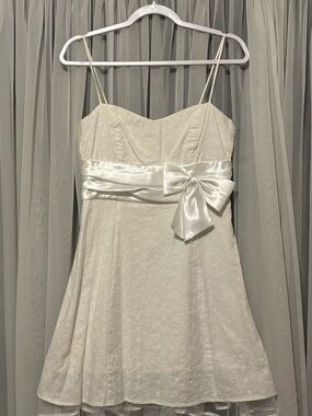 Y2K White Spaghetti-Strap A-Line Dress with Satin Waist Bow - Women’s Small
